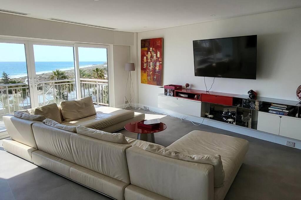 M601 - Spectacular Beachfront Penthouse * Perth