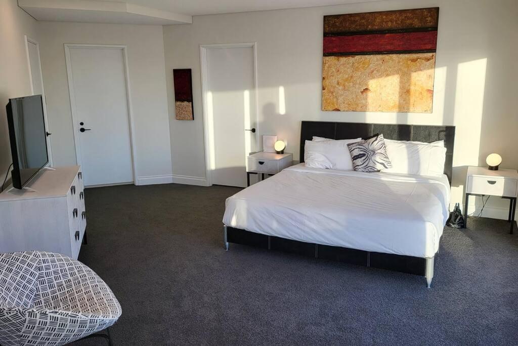 Apartment M601 - Spectacular Beachfront Penthouse Perth